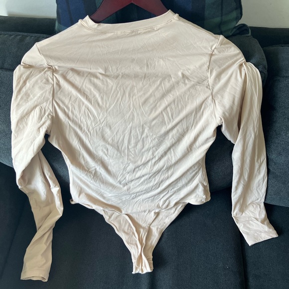 Skims Bodysuitt - Picture 3 of 3